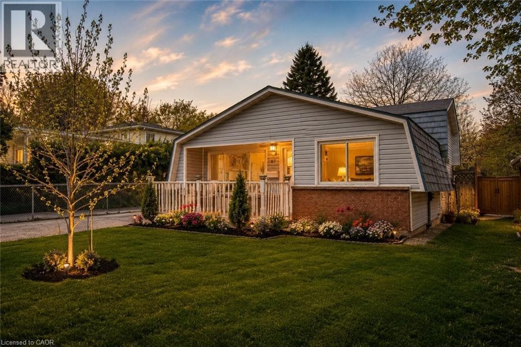 87 CHRISTOPHER Drive — photo 1