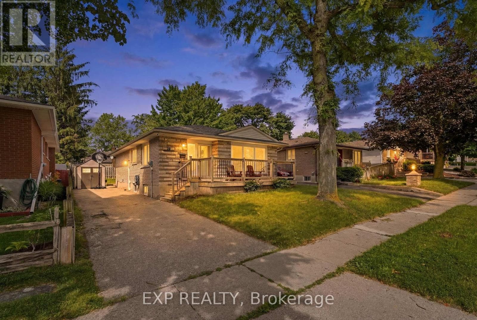22 MARK CRESCENT — photo 1