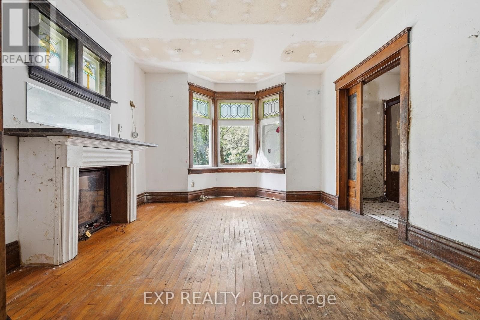 45 PANDORA AVENUE N — photo 2