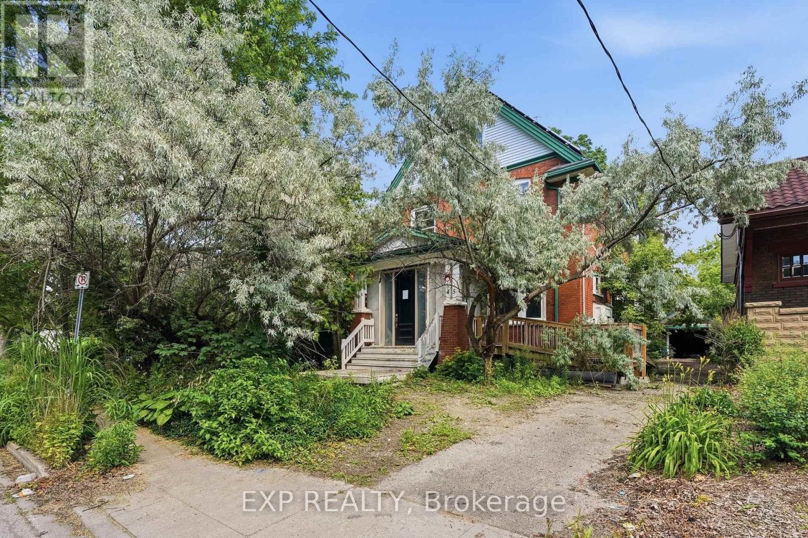 45 PANDORA AVENUE N — photo 1