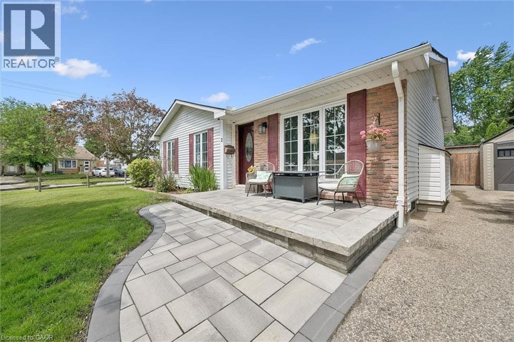 2 KEEWATIN Avenue — photo 1
