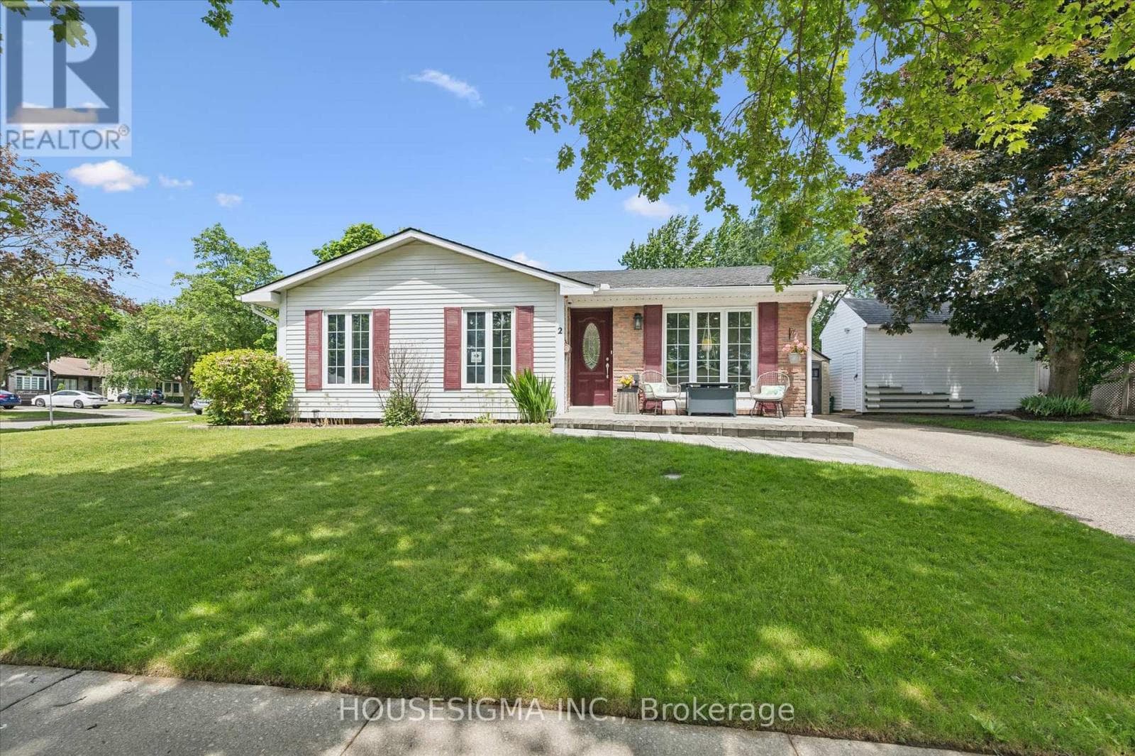 2 KEEWATIN AVENUE — photo 2