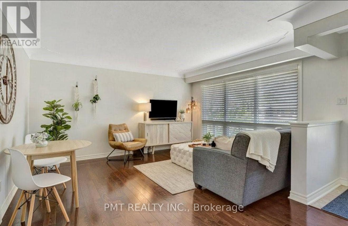 239 ROYAL STREET — photo 3