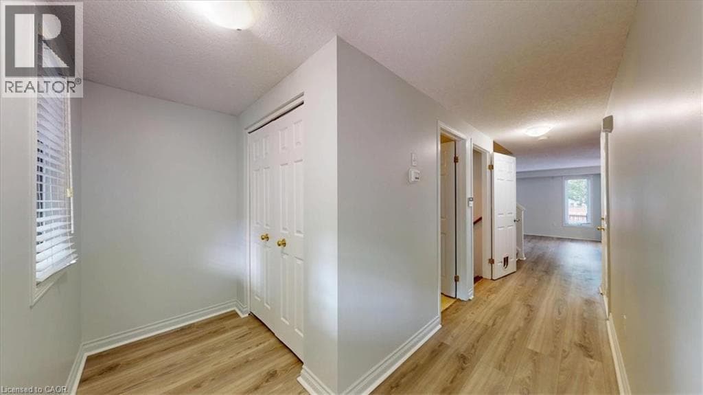 980 CREEKSIDE Drive — photo 3