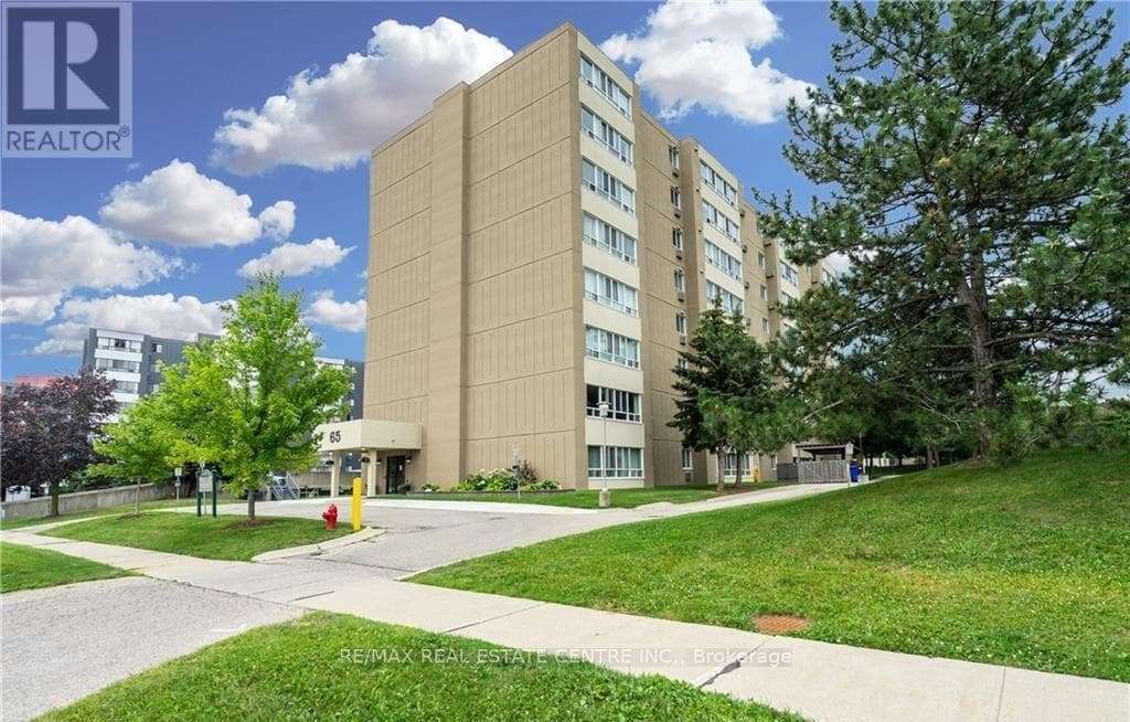 804 - 65 HIGHLAND CRESCENT — photo 3