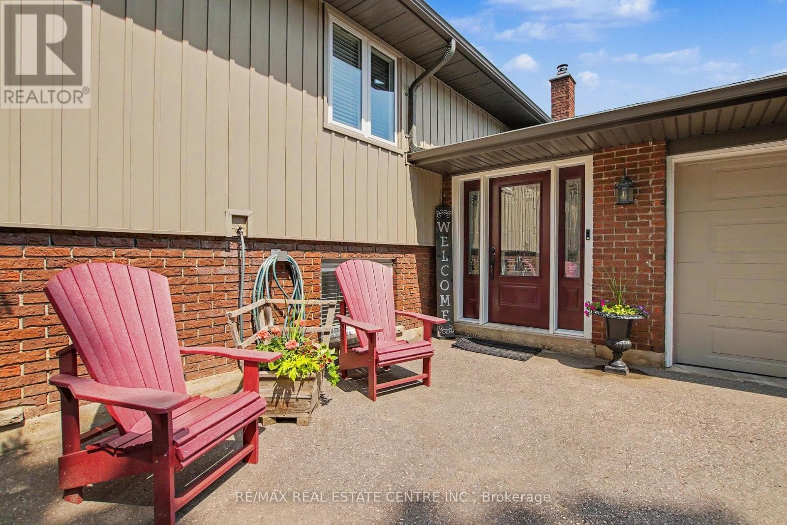 1045 QUEENS BUSH ROAD — photo 1