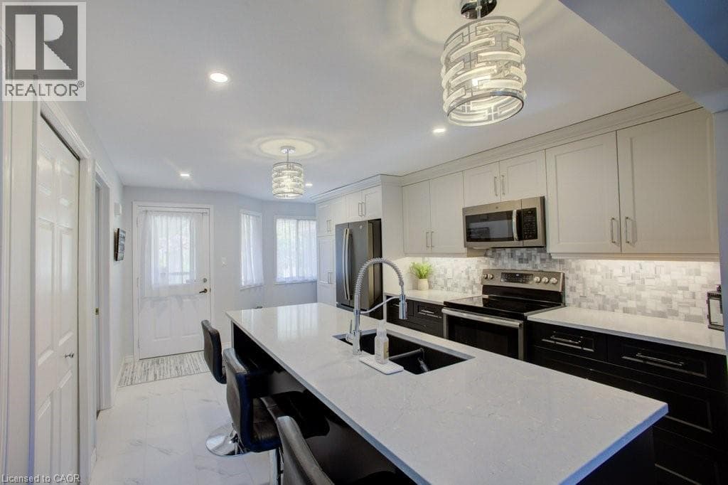 464 BEECHWOOD Place Unit# 3 — photo 3
