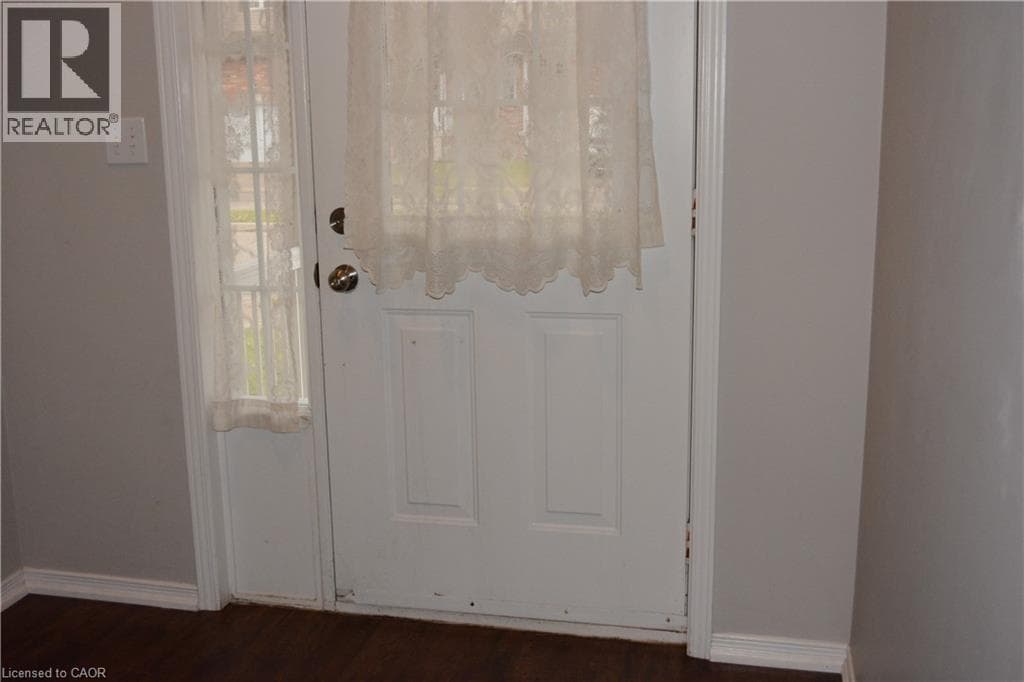 982 CREEKSIDE Drive — photo 3