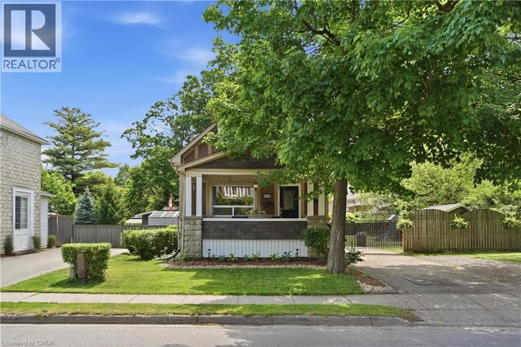 439 WESTMINSTER Drive S — photo 2