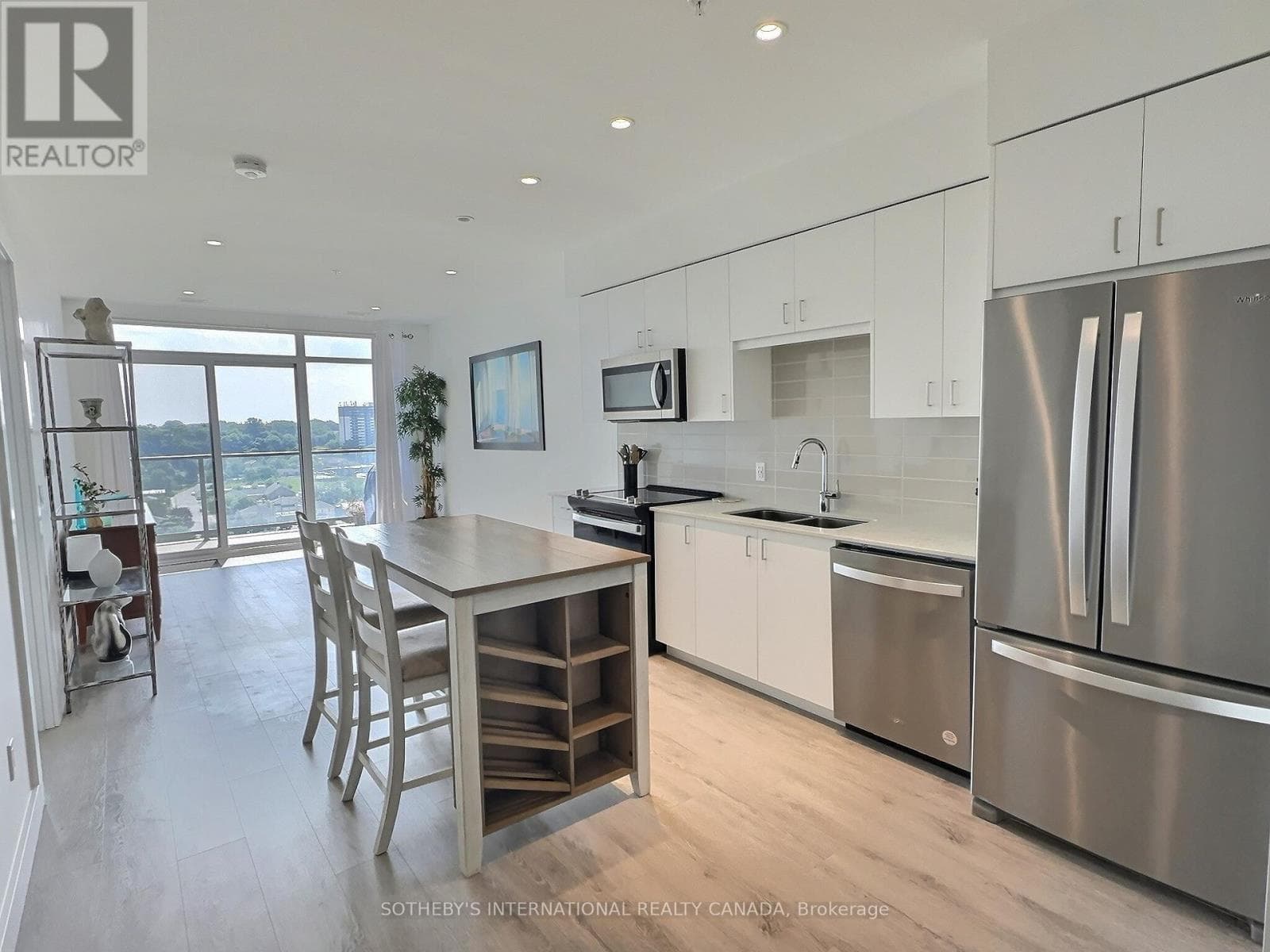 1107 - 15 GLEBE STREET — photo 1