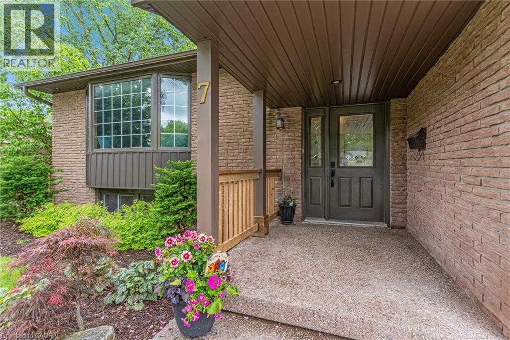 7 BLUE HERON Court — photo 3