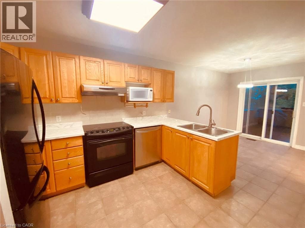 668A BUTTERNUT Avenue Unit# Main — photo 2
