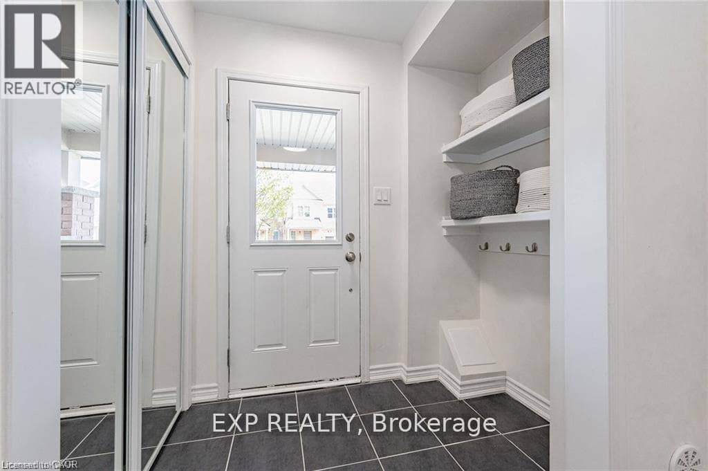 8 STRATUS STREET — photo 3