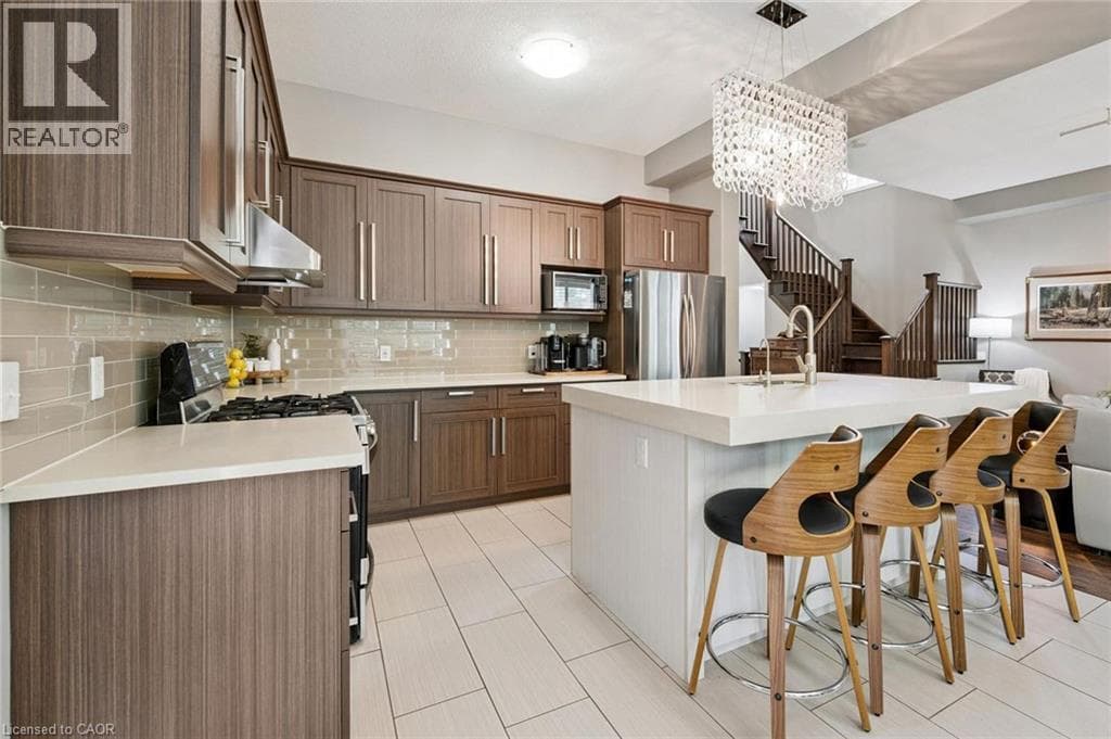 196 MAPLE BUSH Drive — photo 3