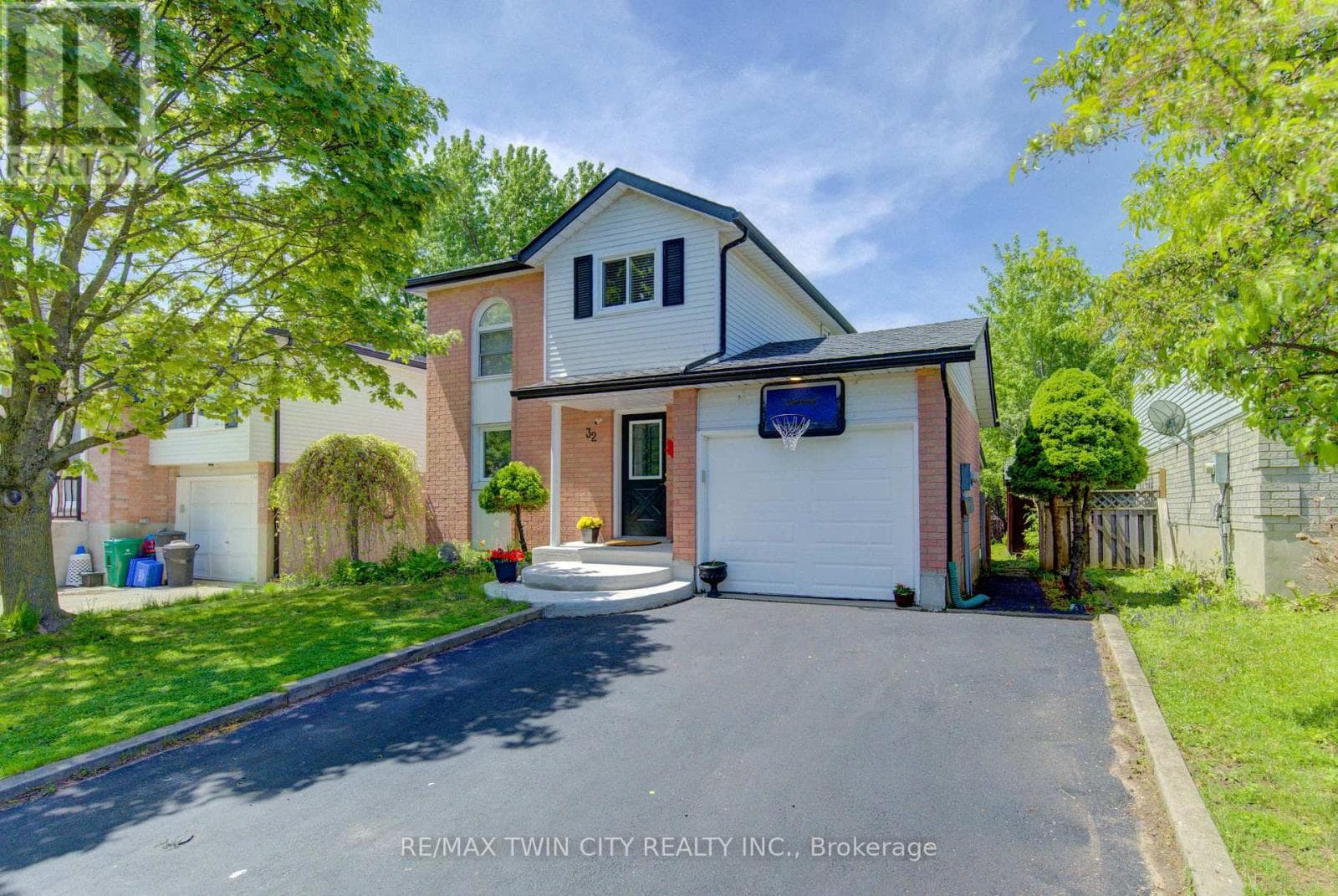 32 ENFIELD DRIVE — photo 2