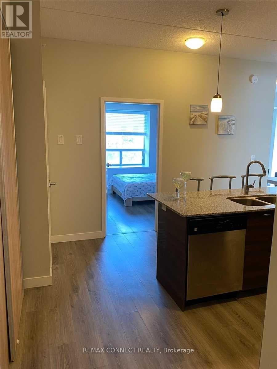 1010 - 318 SPRUCE STREET E — photo 2