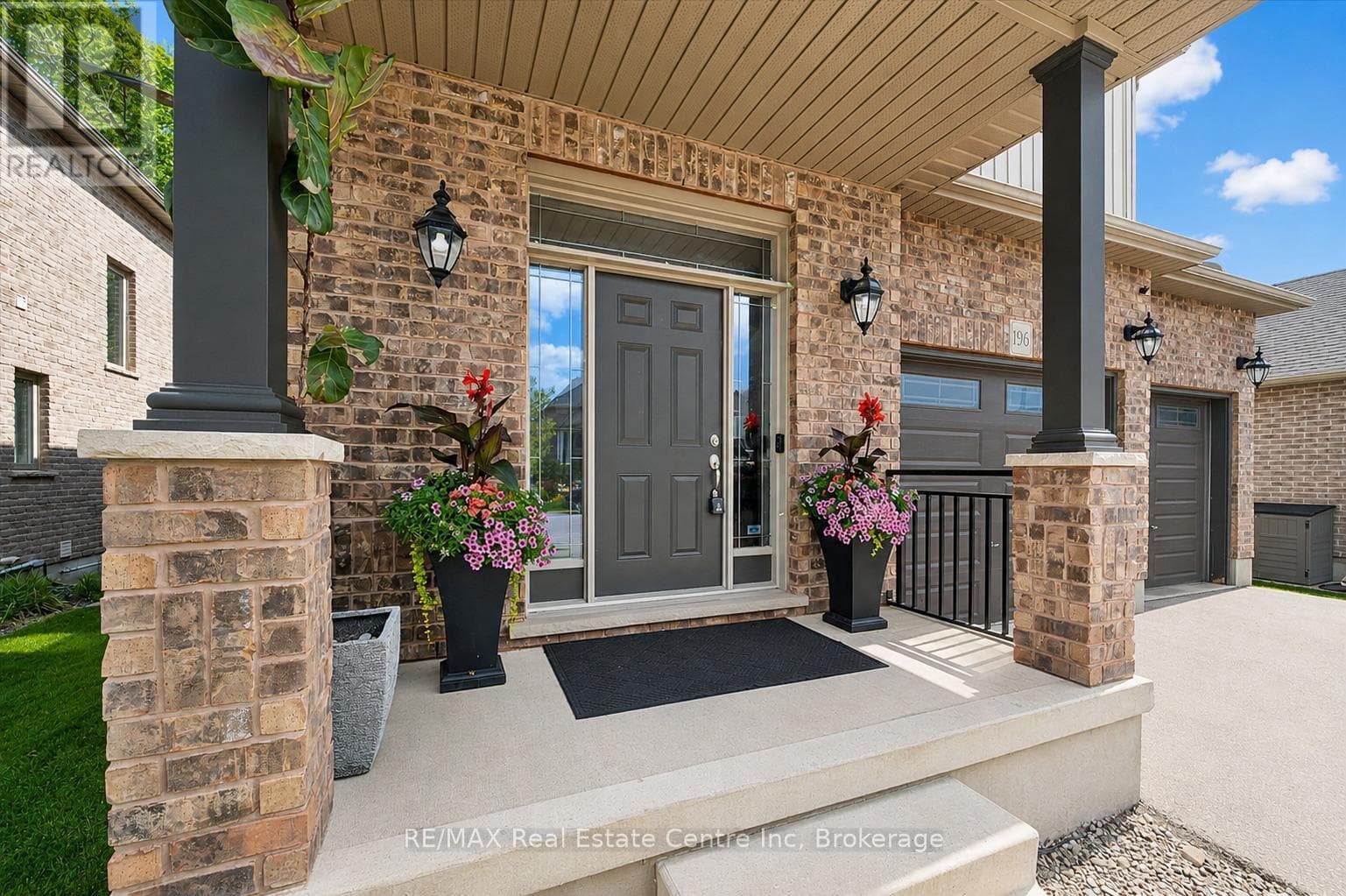 196 MAPLE BUSH DRIVE — photo 3