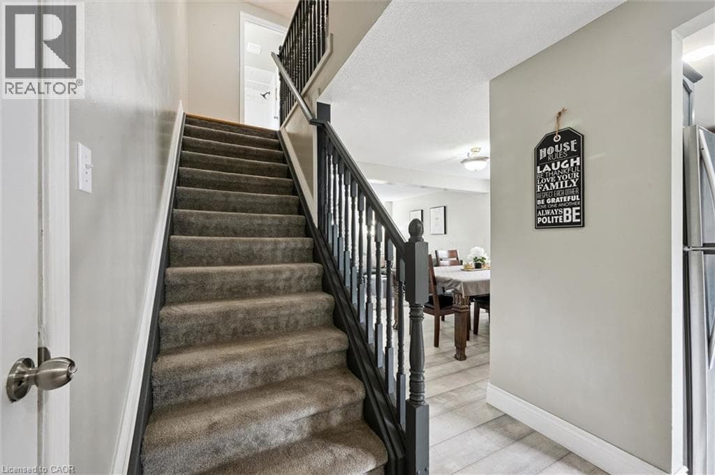 20 HEATHWOOD Court — photo 3
