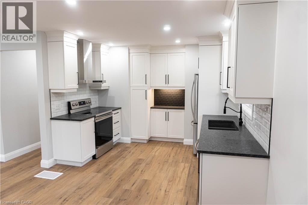 58 PERTH Road Unit# A — photo 3