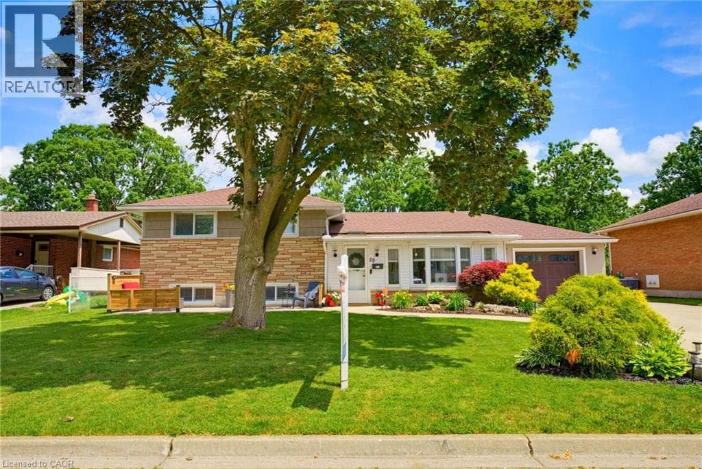 29 WOODLAND Drive — photo 3