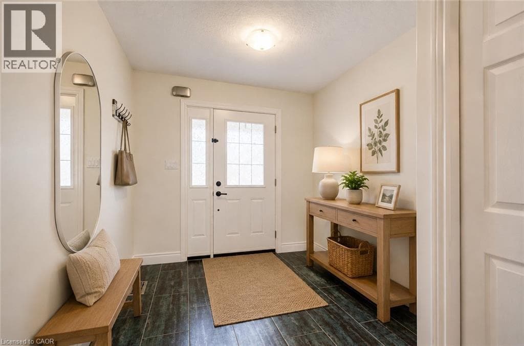 569 VIOLET Street — photo 3