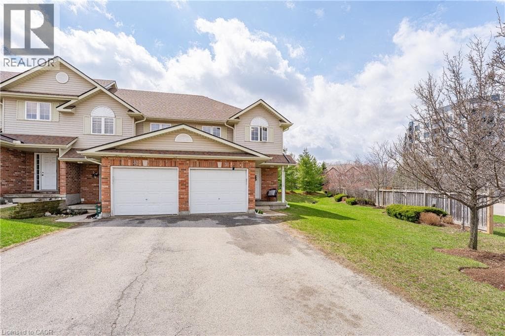 30 FALLOWFIELD Drive — photo 2