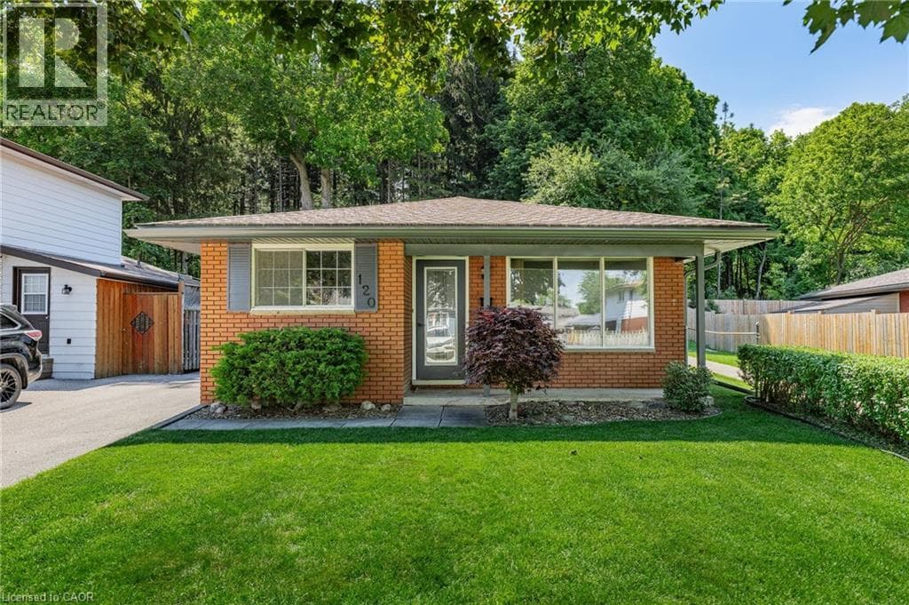 120 ARROWHEAD Crescent — photo 1