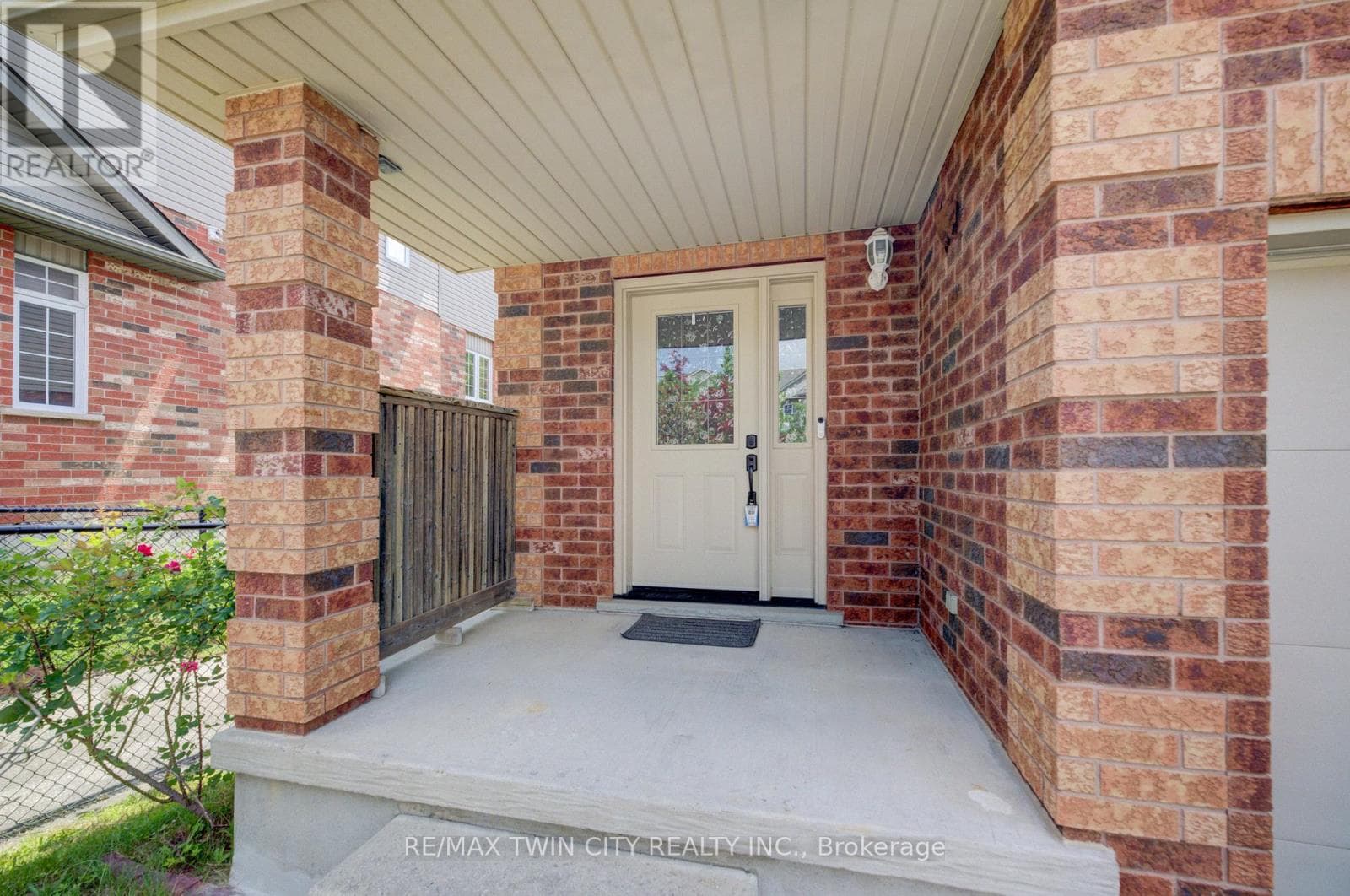 569 VIOLET STREET — photo 2