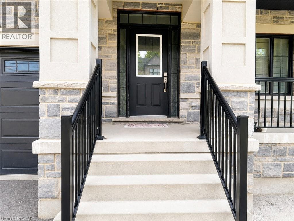 514 BRIDGEMILL Crescent Unit# Upper — photo 2
