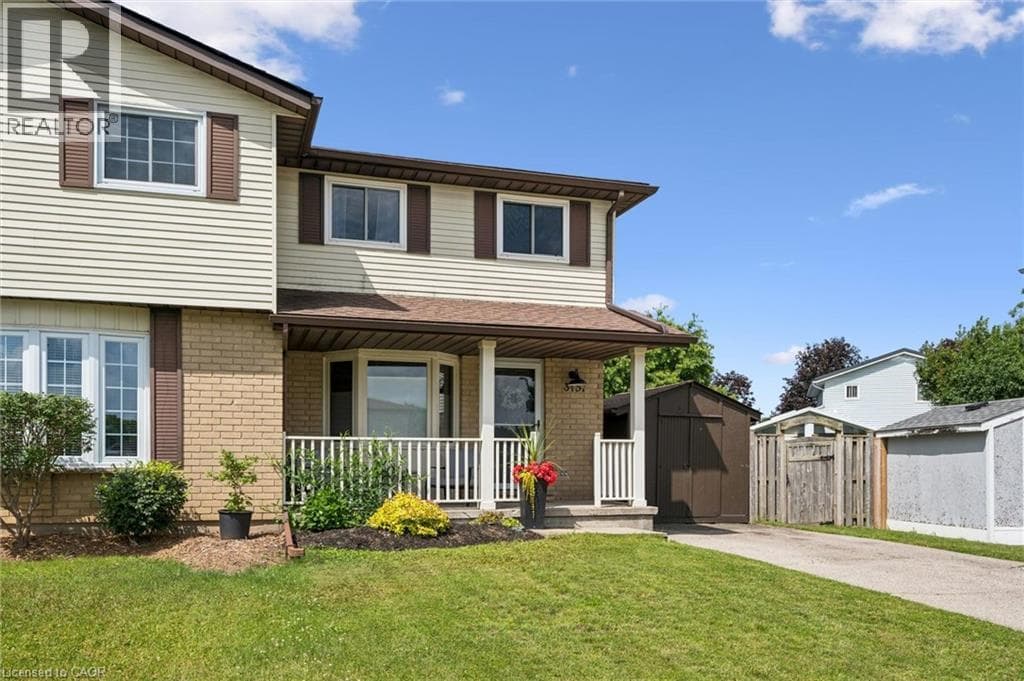 315 MAYVIEW Crescent Unit# B — photo 3