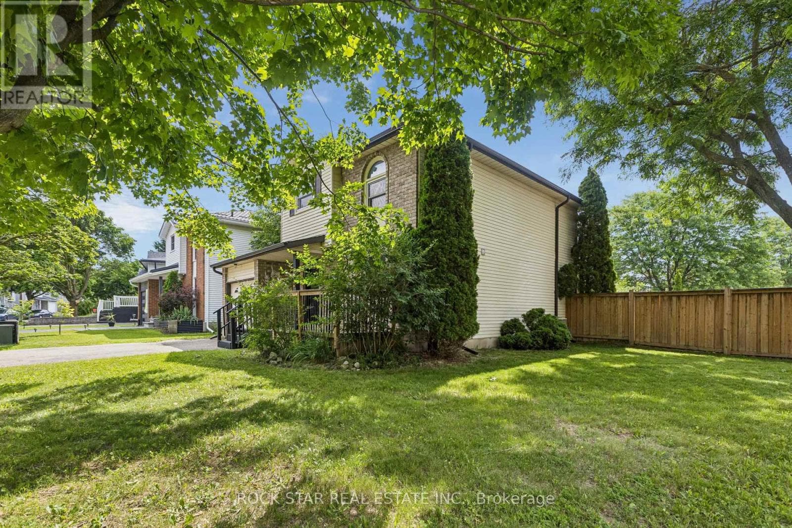 305 SEKURA STREET — photo 2