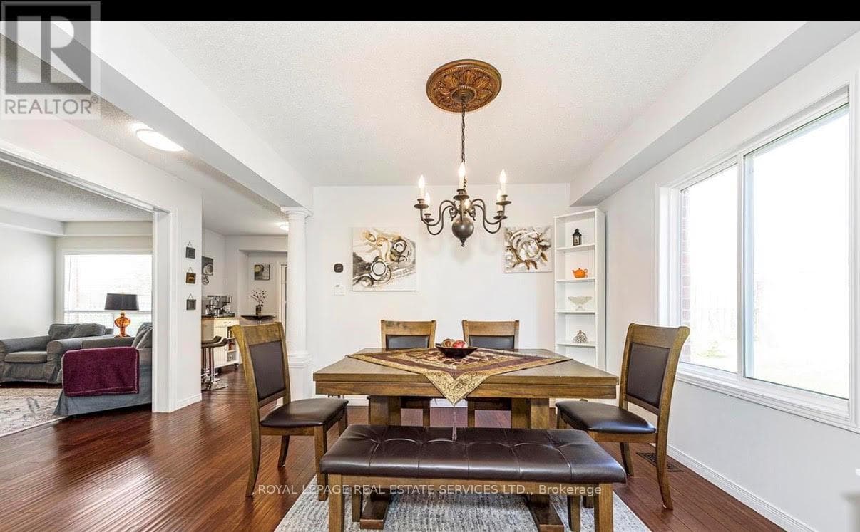 635 COMMONWEALTH CRESCENT — photo 2