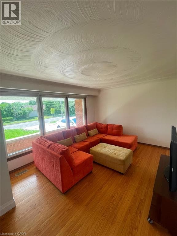 6 KARA LEE Court Unit# Upper — photo 2