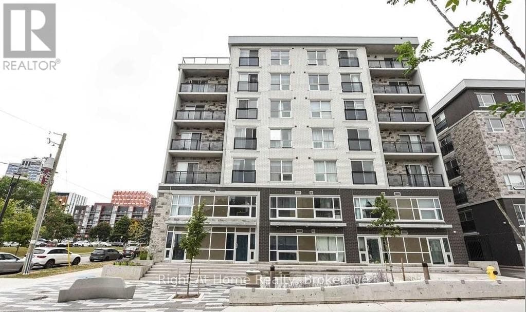 B311 - 275 LARCH STREET — photo 2