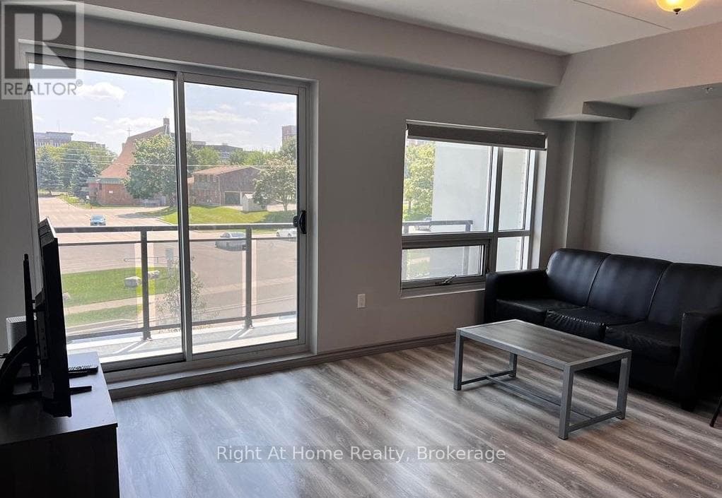 B311 - 275 LARCH STREET — photo 3
