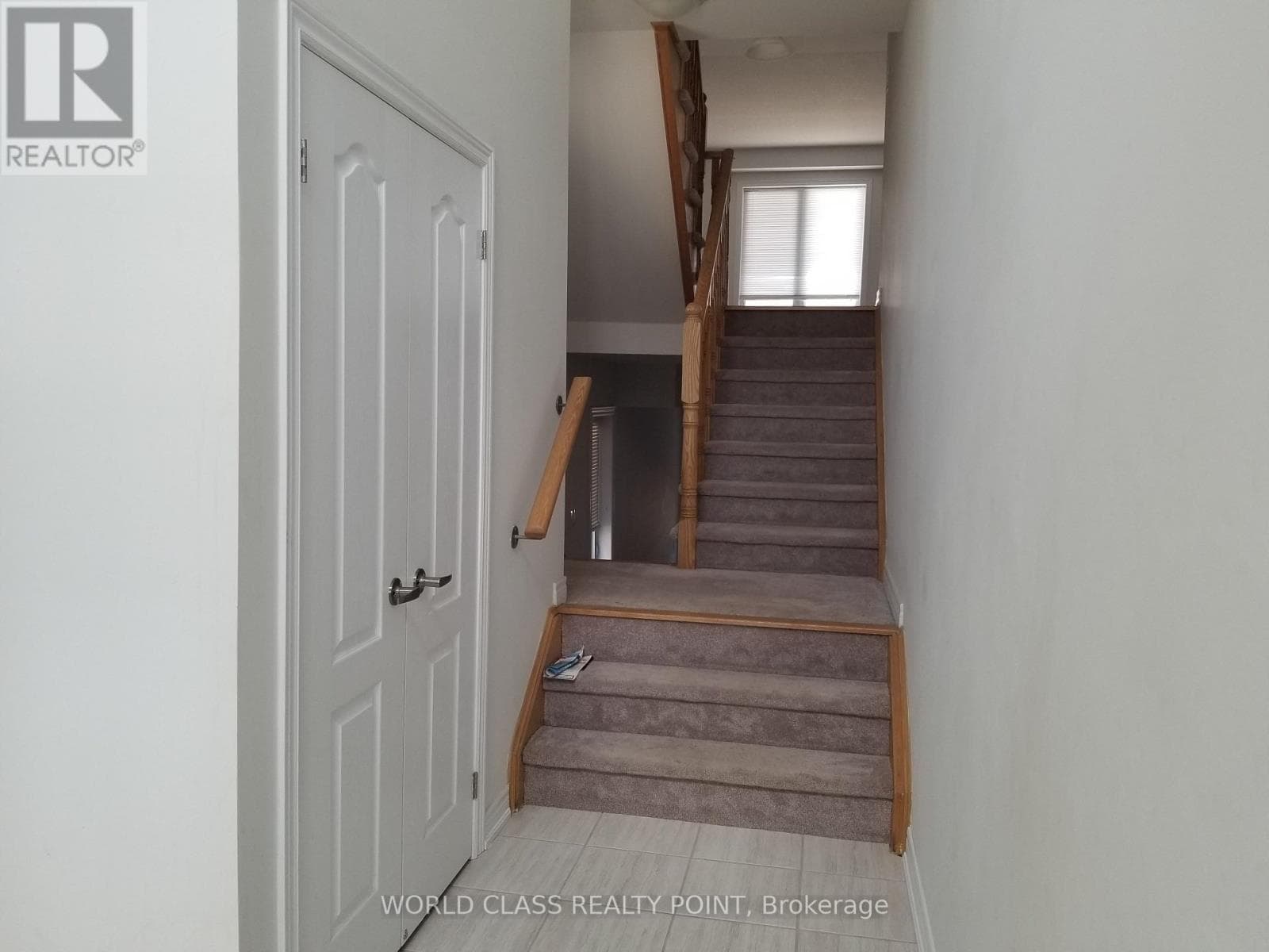 32 - 470 LINDEN DRIVE — photo 3