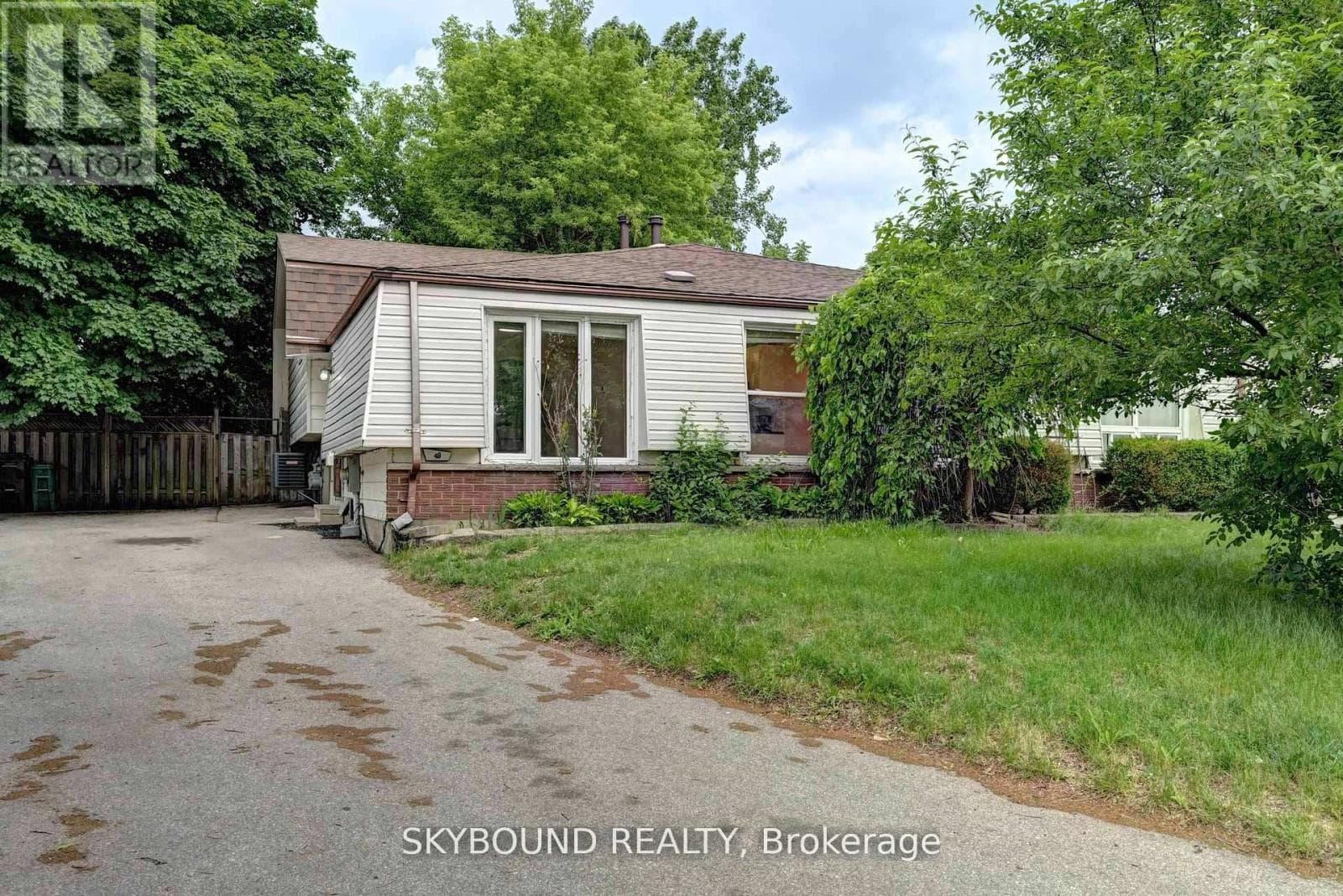 48 CLUTHE CRESCENT — photo 3