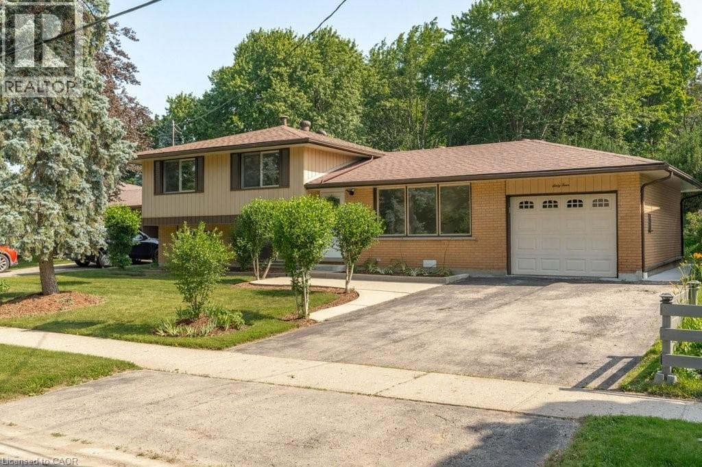 64 WARREN Road — photo 2