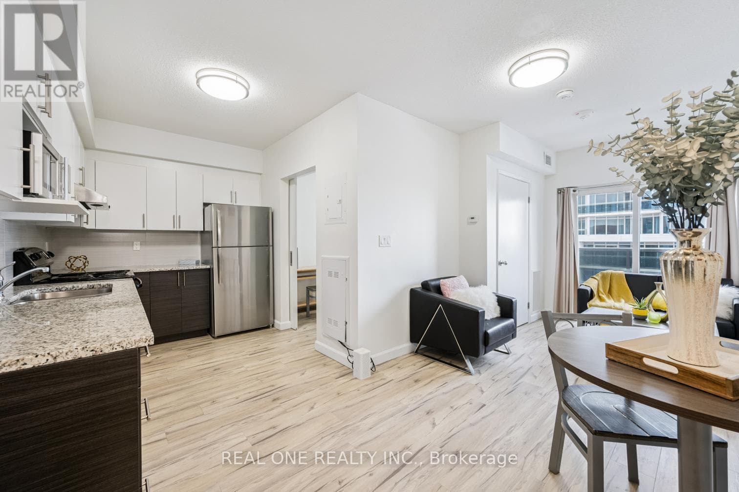287 - 258B SUNVIEW STREET — photo 3