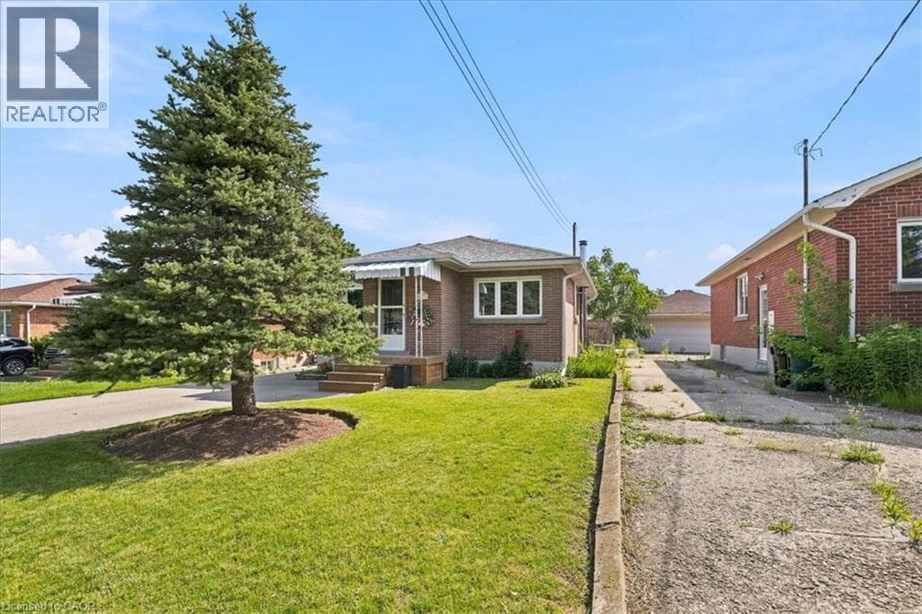472 HIGHLAND Road E — photo 3
