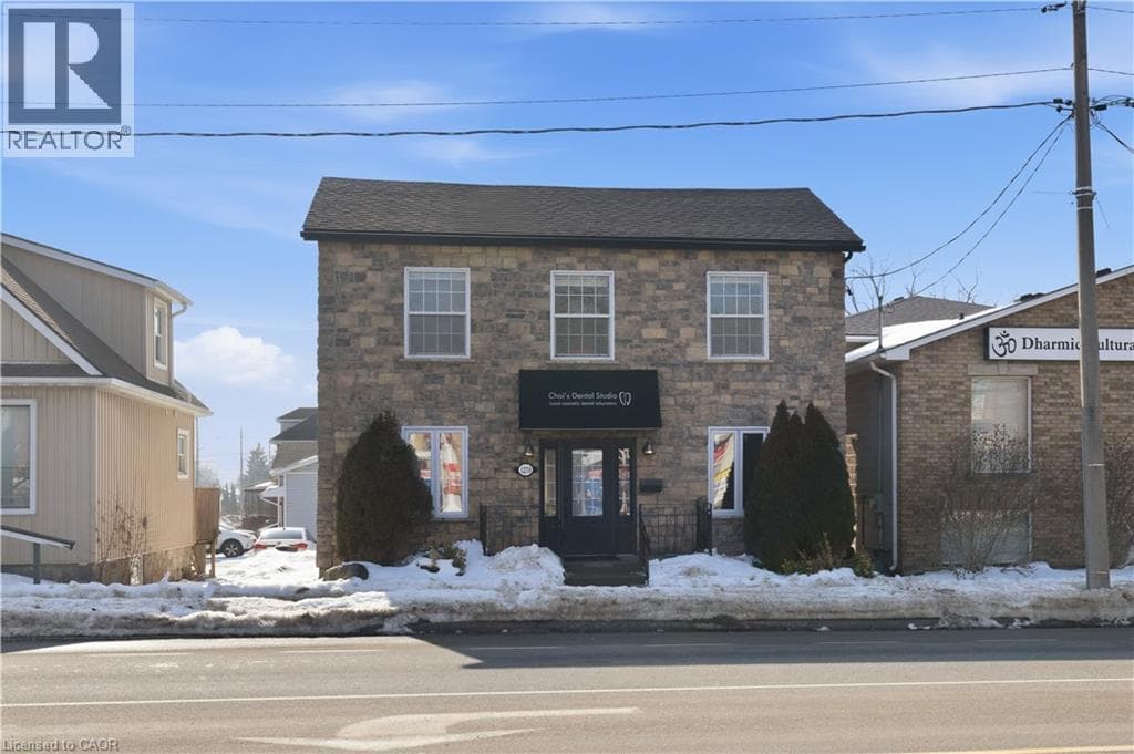 1270 KING Street E — photo 2