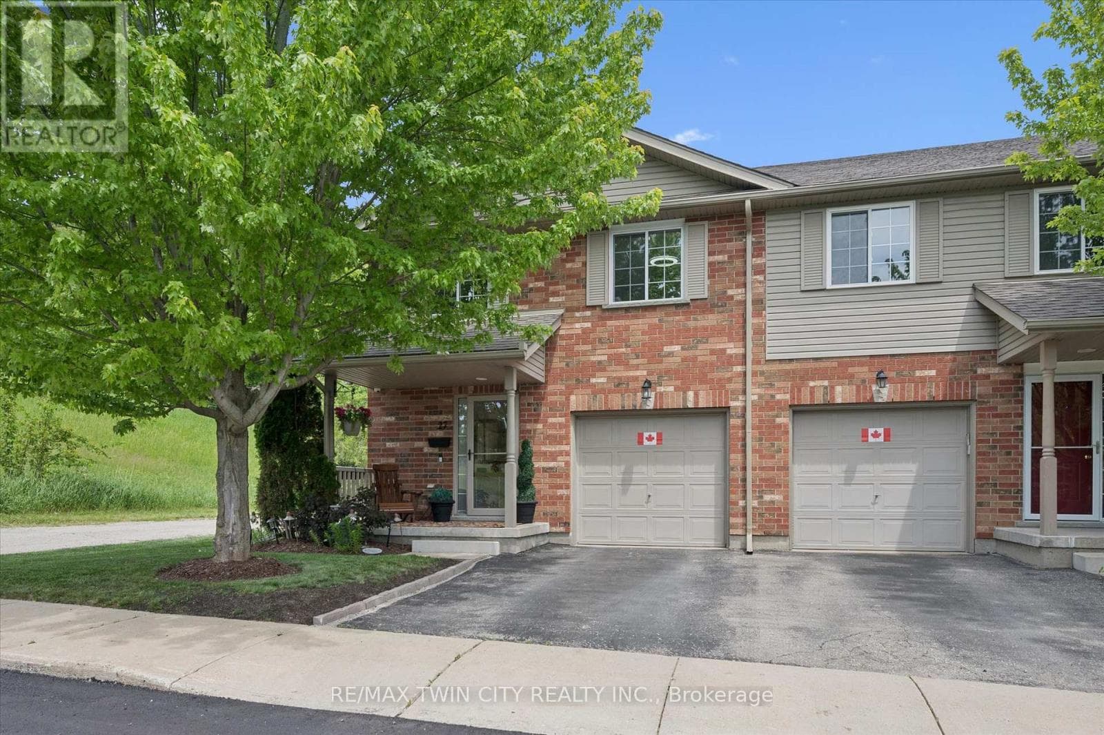 27 - 30 BRYAN COURT — photo 1