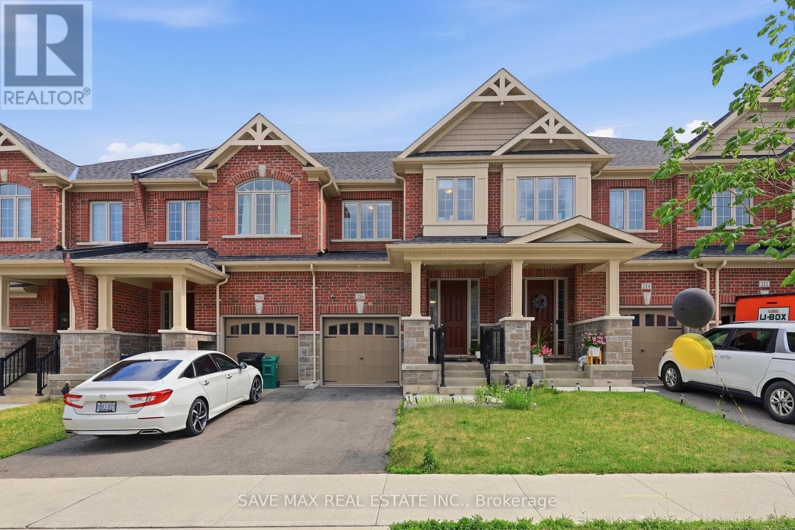 216 BROADACRE DRIVE — photo 1