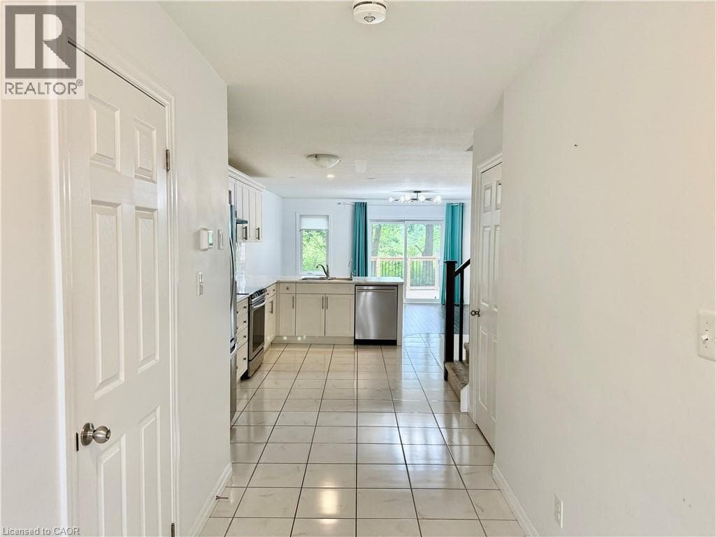 135 HARDCASTLE Drive Unit# 18 — photo 3