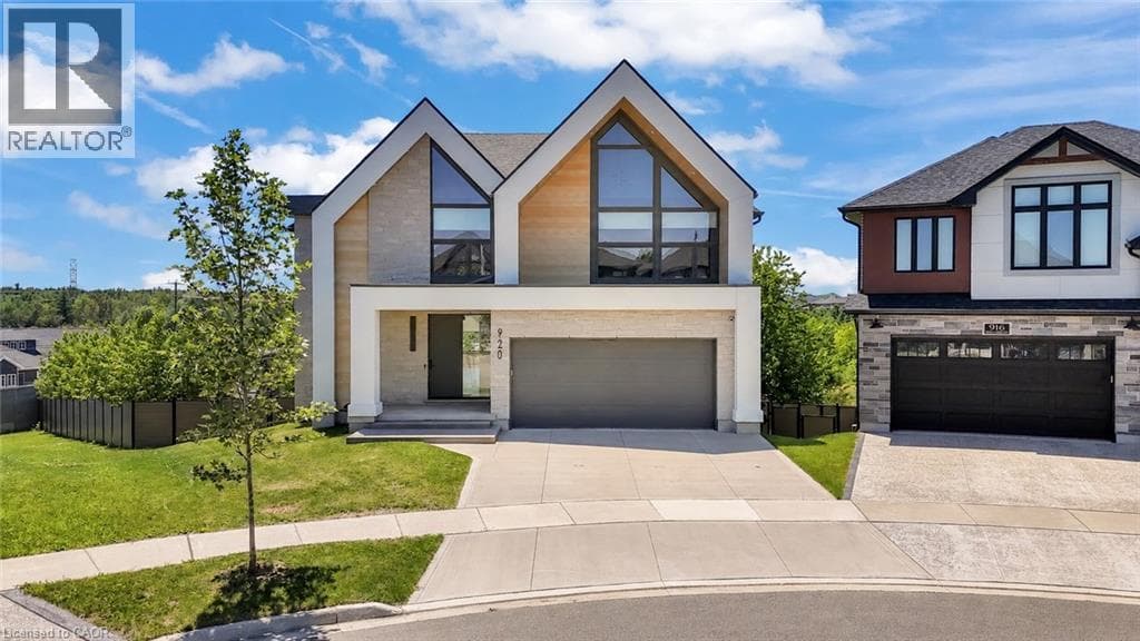 920 THOMAS PEDDER Court — photo 1