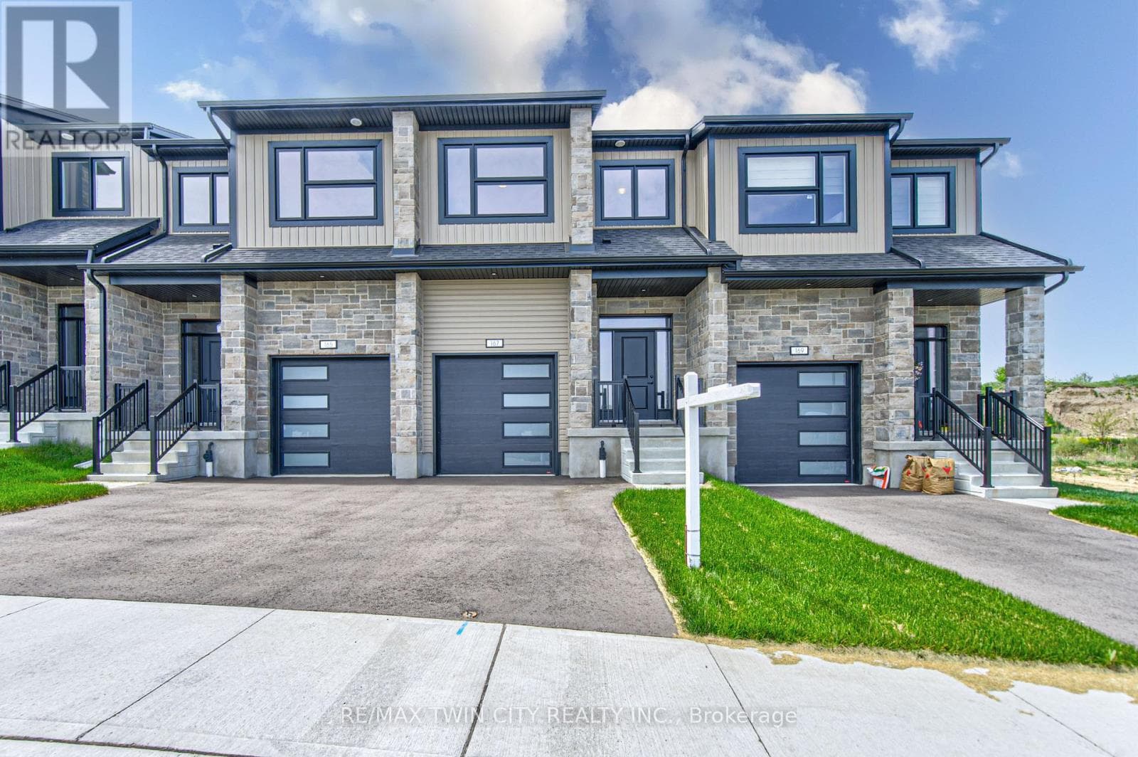 167 DUNNIGAN DRIVE — photo 2