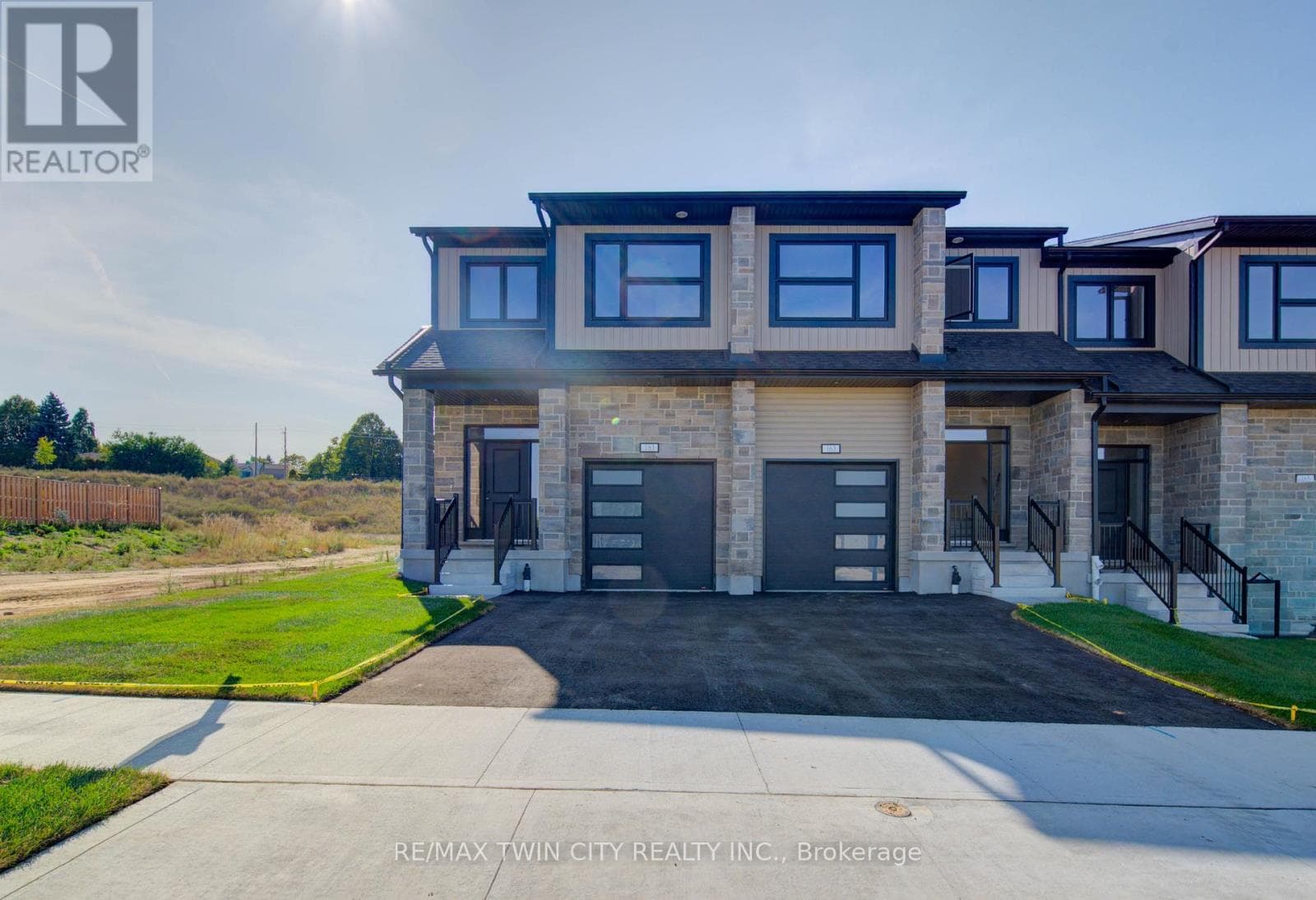 161 DUNNIGAN DRIVE — photo 2