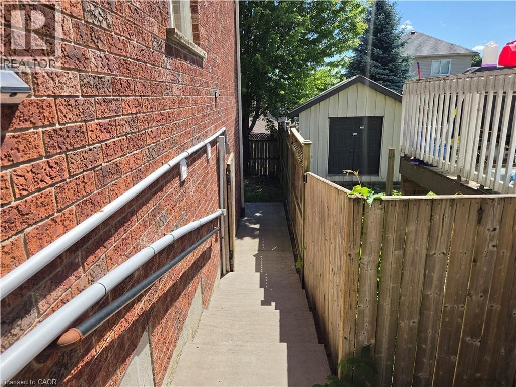 709 WINDFLOWER Crescent — photo 3