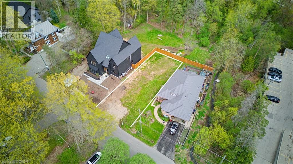 16 MCDOUGALL Road — photo 1