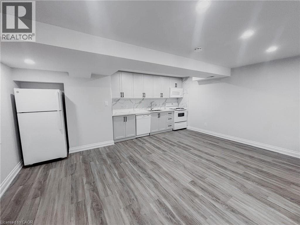 15 WESTCHESTER Place Unit# Lower — photo 2